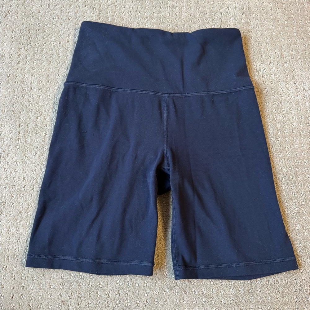 Women’s xs Athleta workout shorts 7” inseam navy blue.